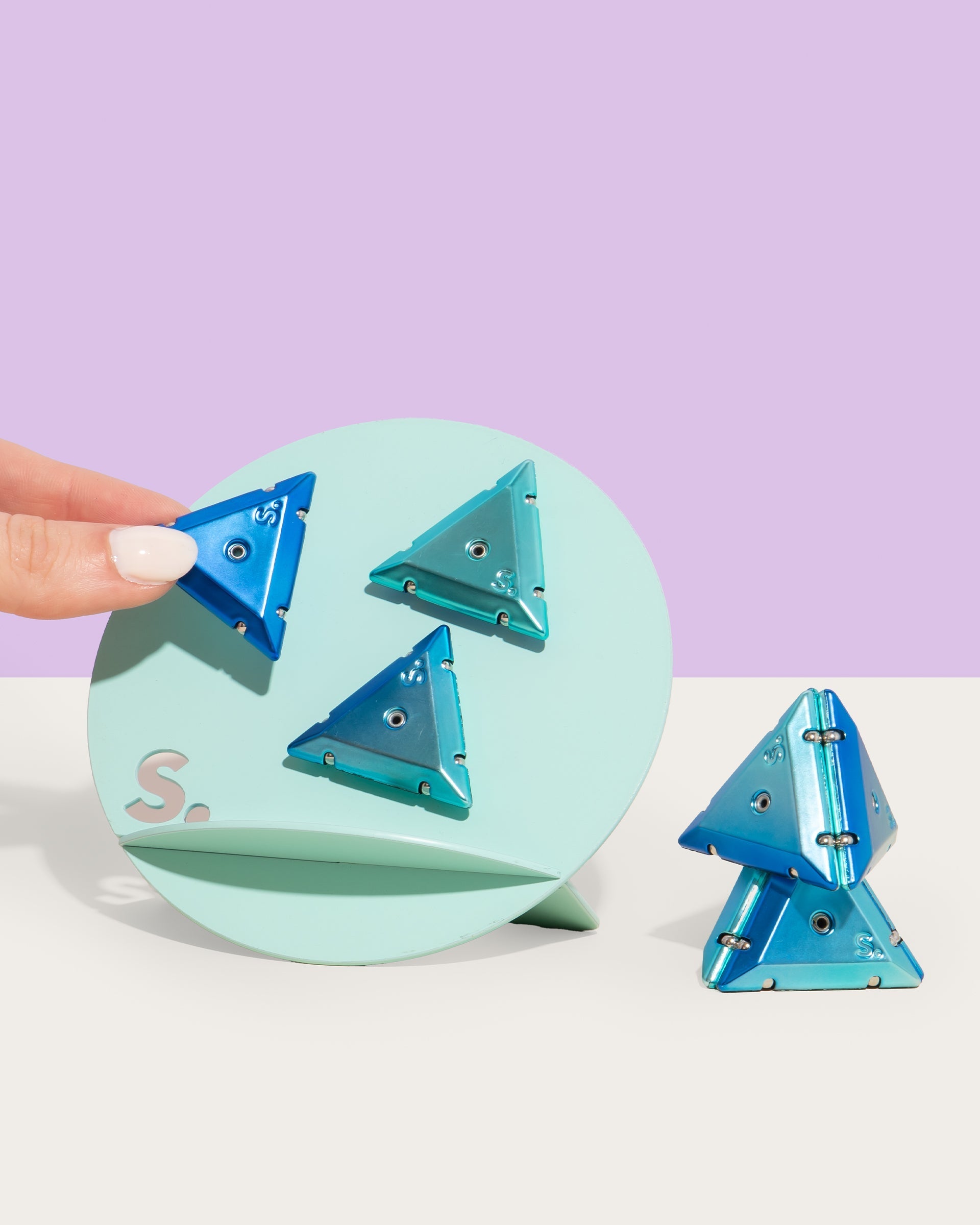 The Show-off Stand - Magnetic Display and Building Board