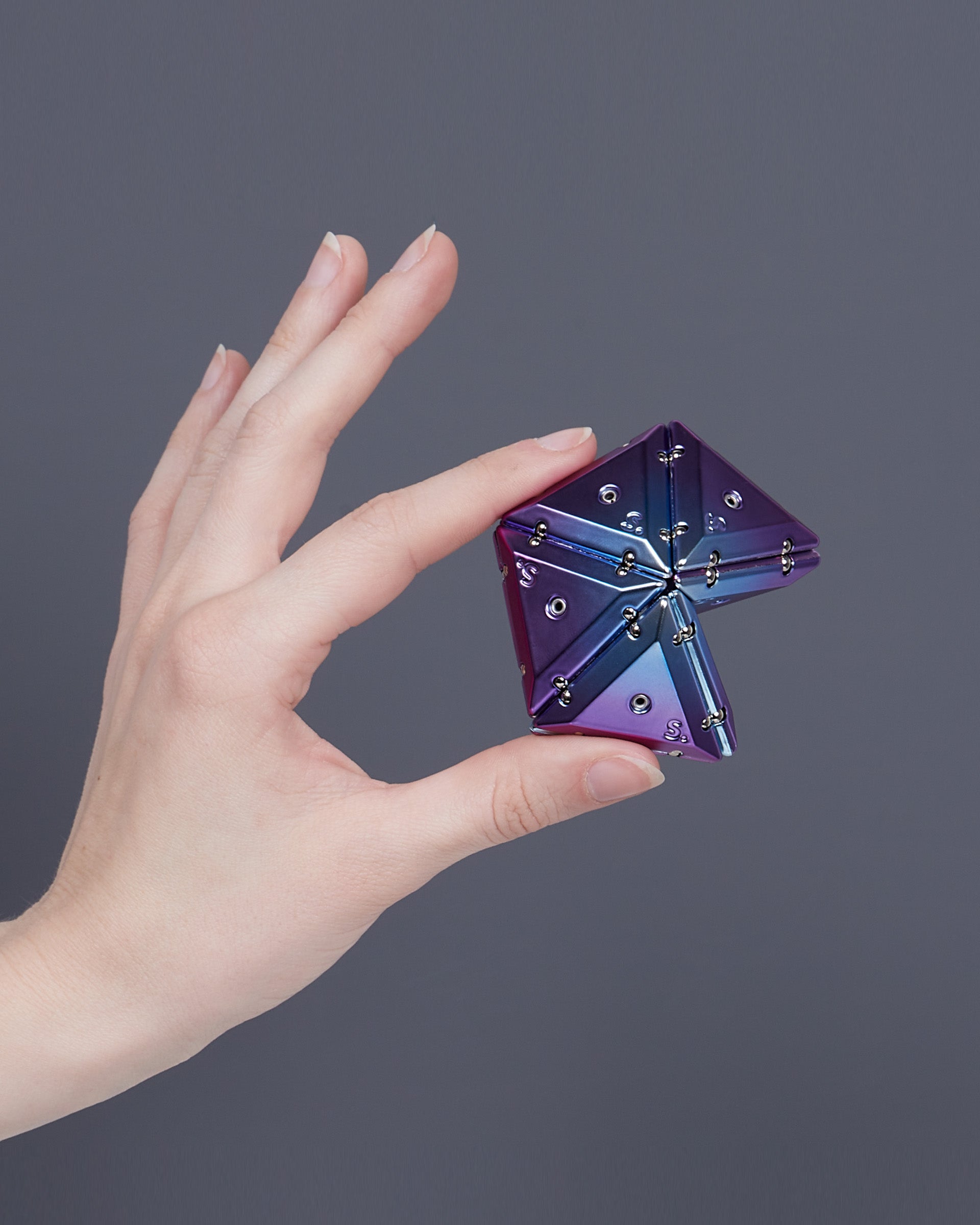 Chrome Pyramid Geode - Magnetic Shape Building Set