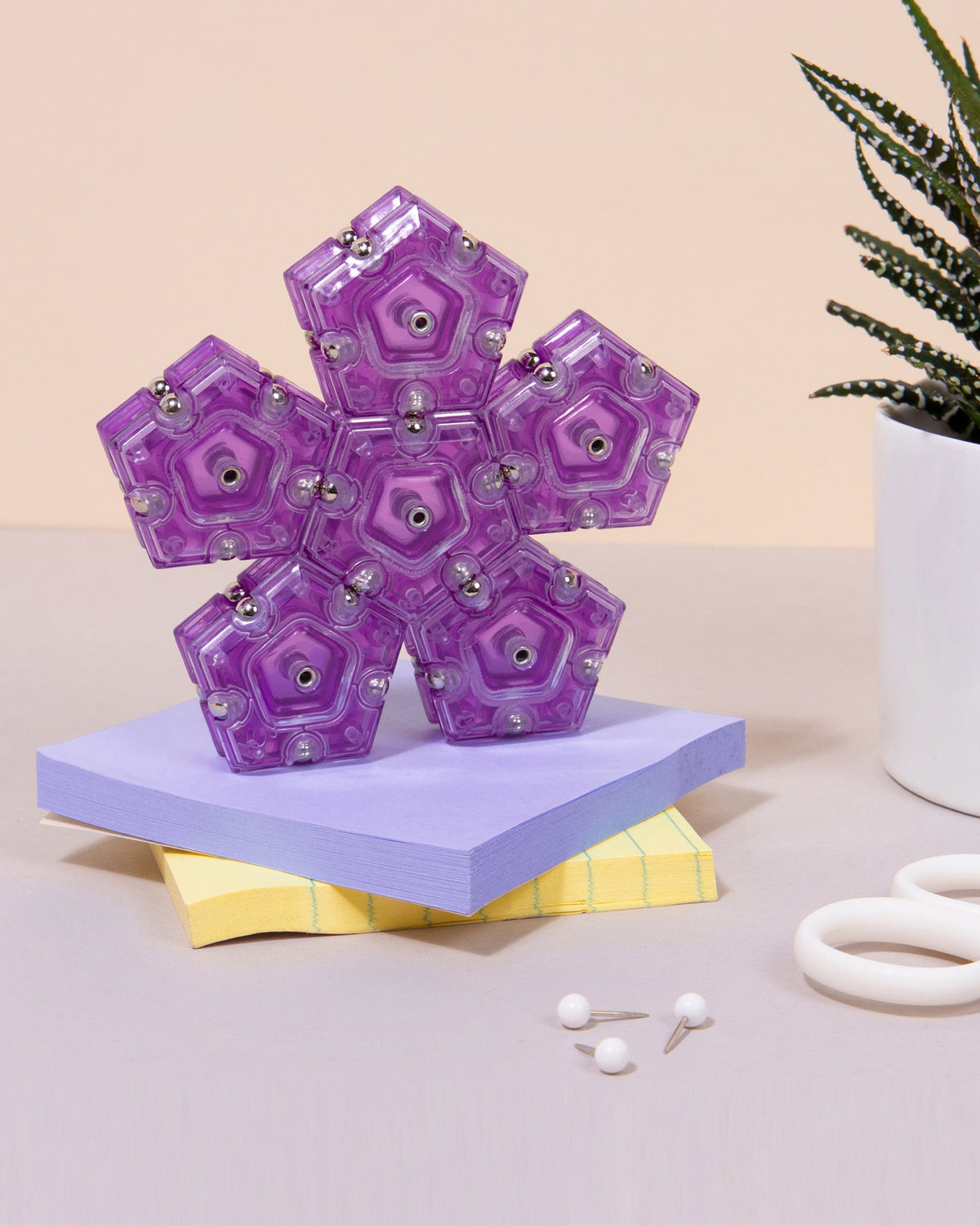 Crystal Geode Sphere - Magnetic Shape Building Set