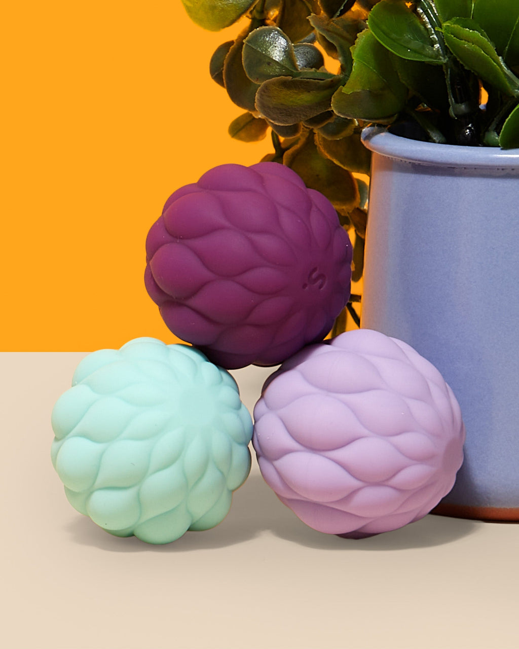 Vivid Odds - Hands On Desk Toy
