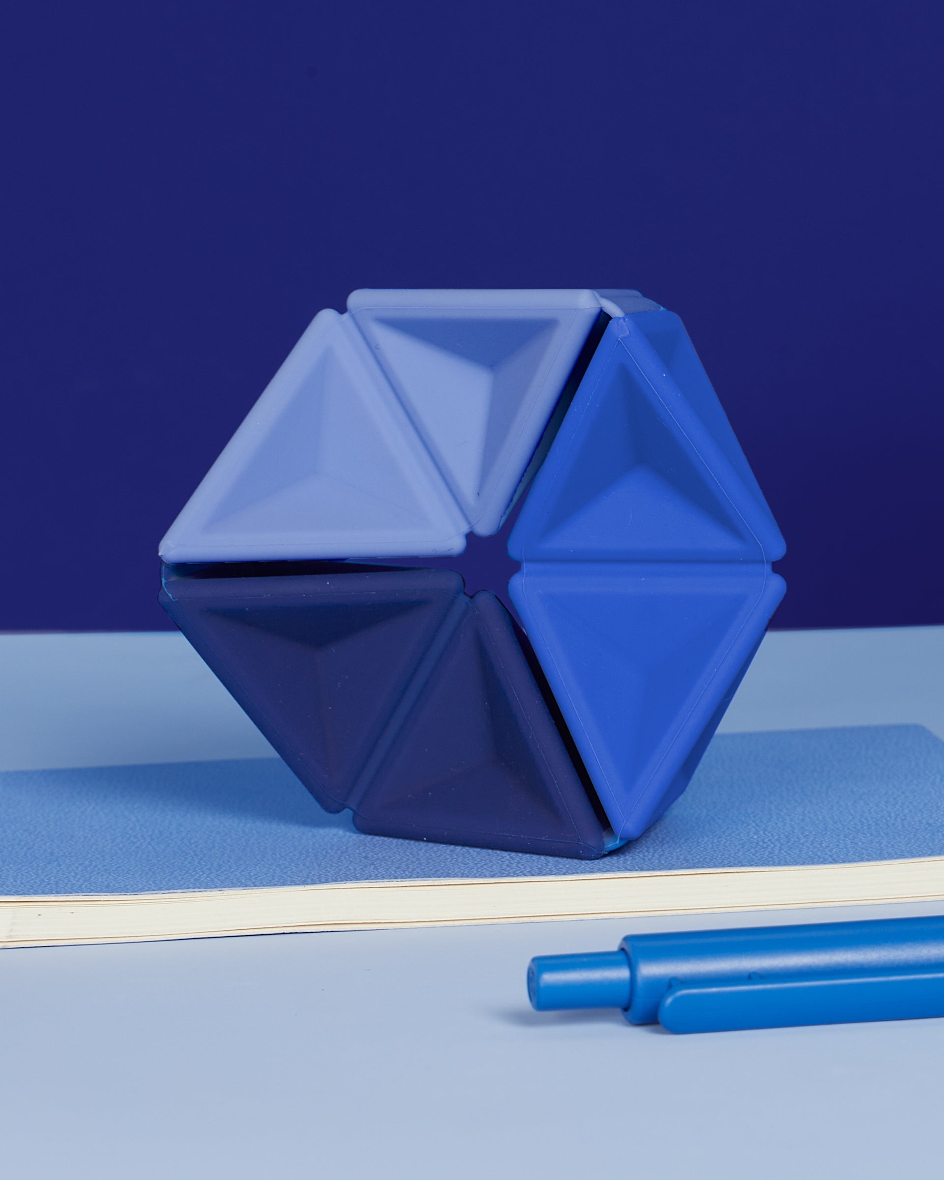 Pivot - Magnetic Desktop Fidget