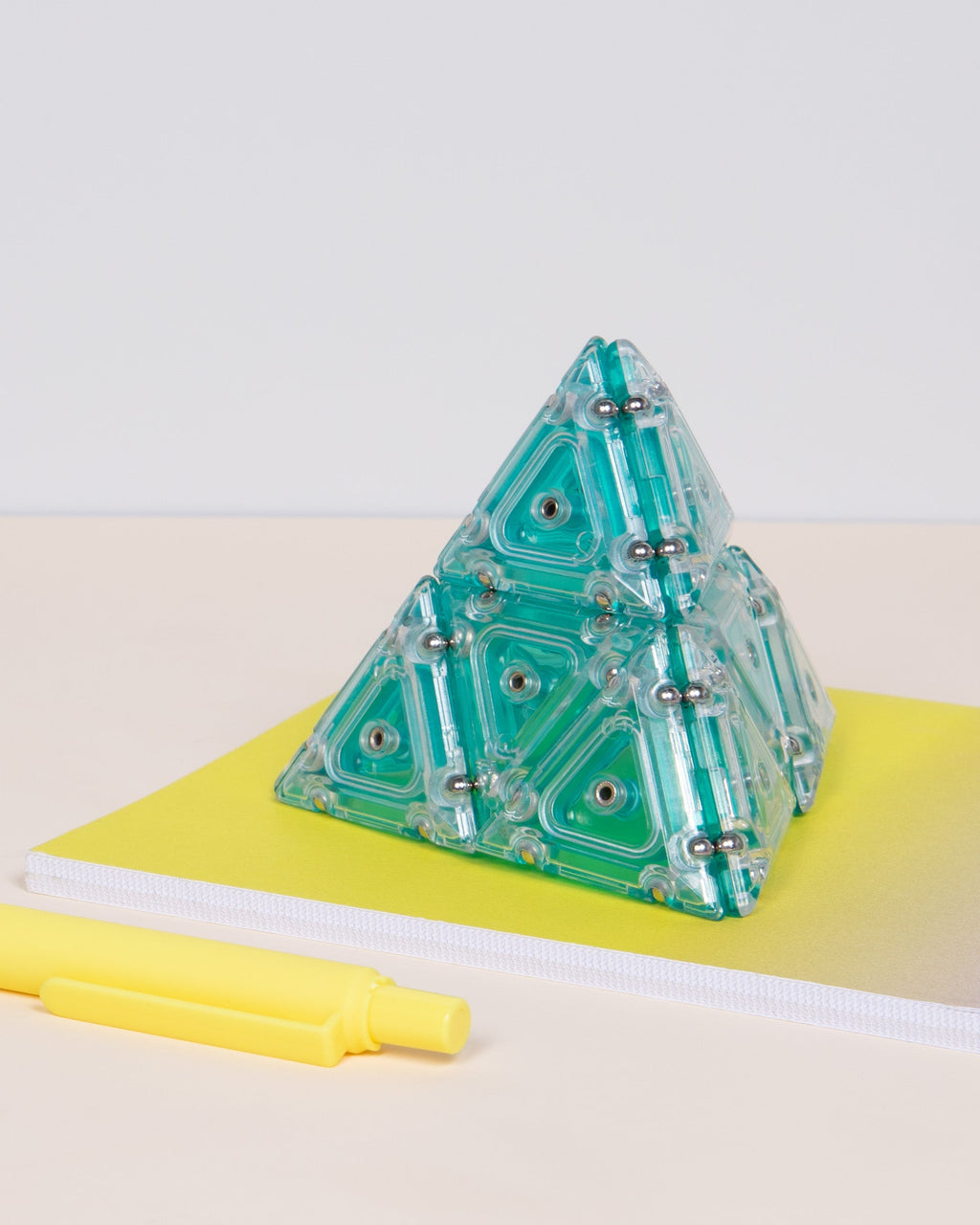 Crystal Pyramid Geode - Magnetic Shape Building Set